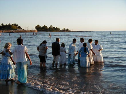 f04_01.jpg (31602 bytes)