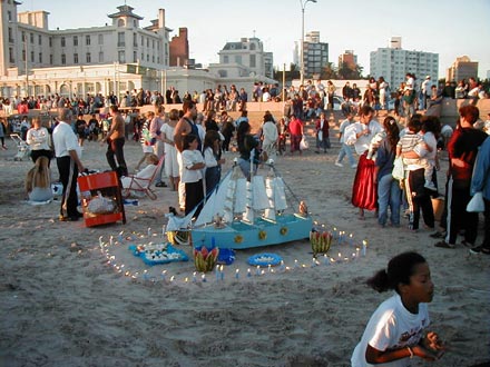 f12_01.jpg (43338 bytes)