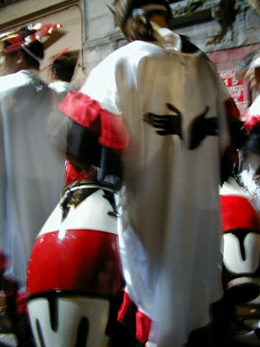 p19.jpg (32259 bytes)