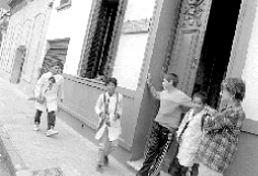 La institución intenta ayudar a los menores "fugadores".
