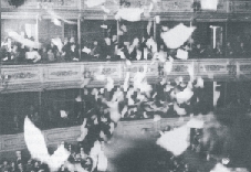 Volanteada en Teatro Solís (1974) Aurelio González