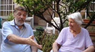 Marta y Guillermo (vecinet) conversando, enero 2014