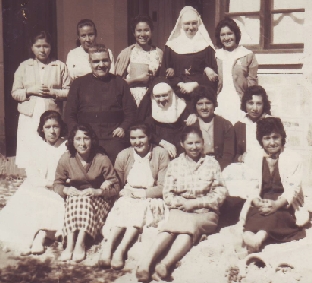 Hermanas Marta y Nelly con amigas bolivianas